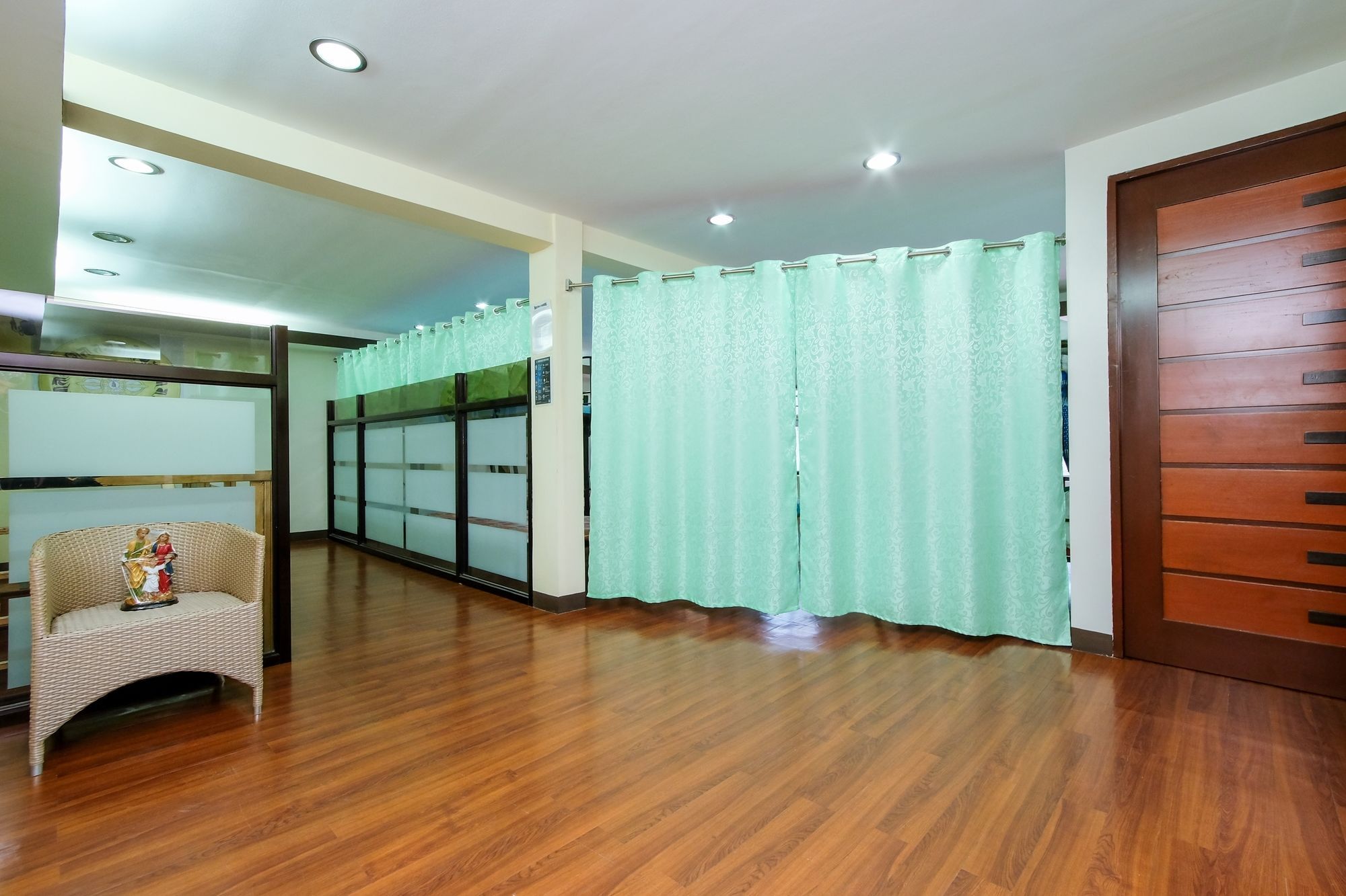 Zen Hostel Quirino Ave. Malate مانيلا المظهر الخارجي الصورة