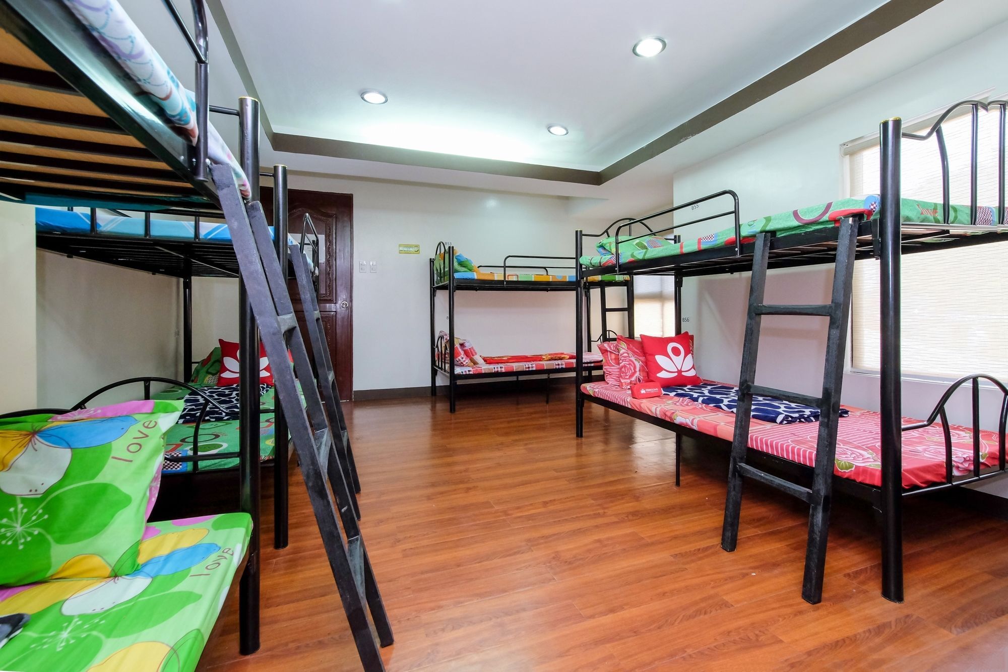 Zen Hostel Quirino Ave. Malate مانيلا المظهر الخارجي الصورة